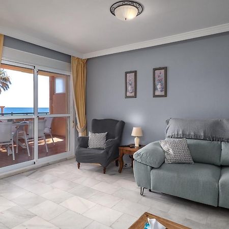 אסטפונה Fantastic Beachfront Apartment מראה חיצוני תמונה