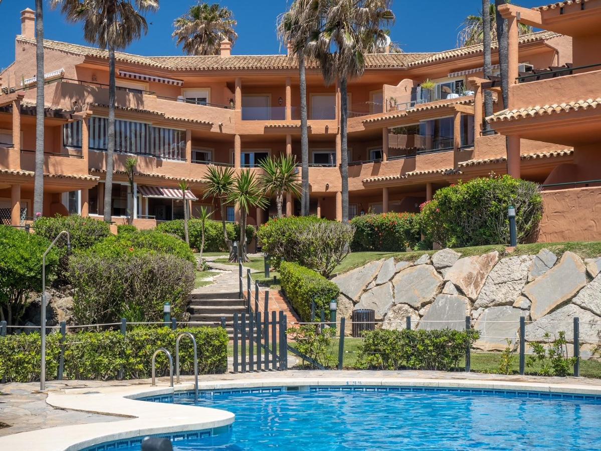 אסטפונה Fantastic Beachfront Apartment מראה חיצוני תמונה