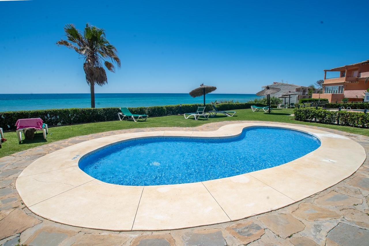 אסטפונה Fantastic Beachfront Apartment מראה חיצוני תמונה