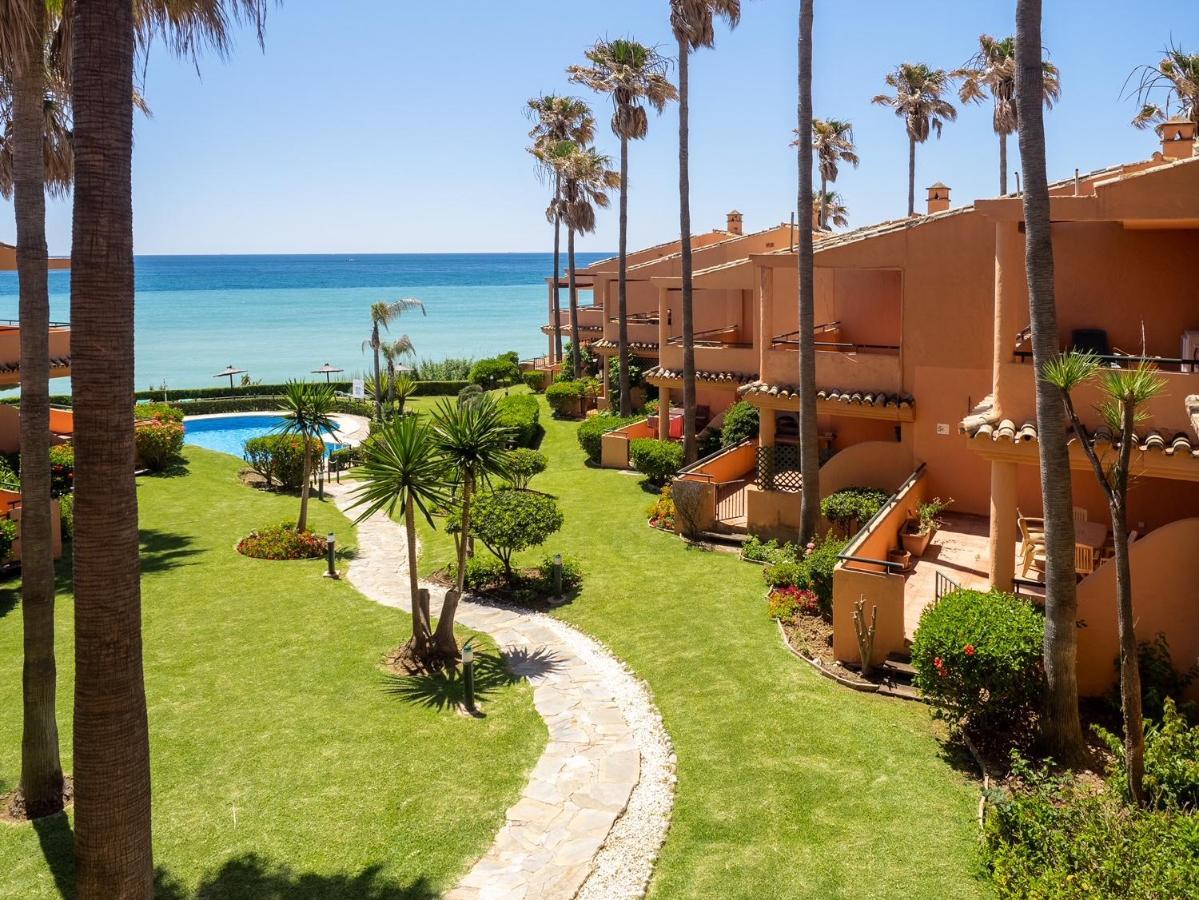 אסטפונה Fantastic Beachfront Apartment מראה חיצוני תמונה