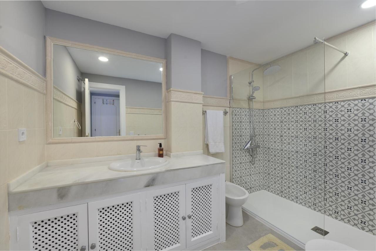 אסטפונה Fantastic Beachfront Apartment מראה חיצוני תמונה